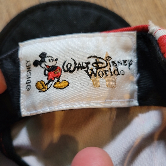 Minnie Mouse Hat - Picture 3 of 4